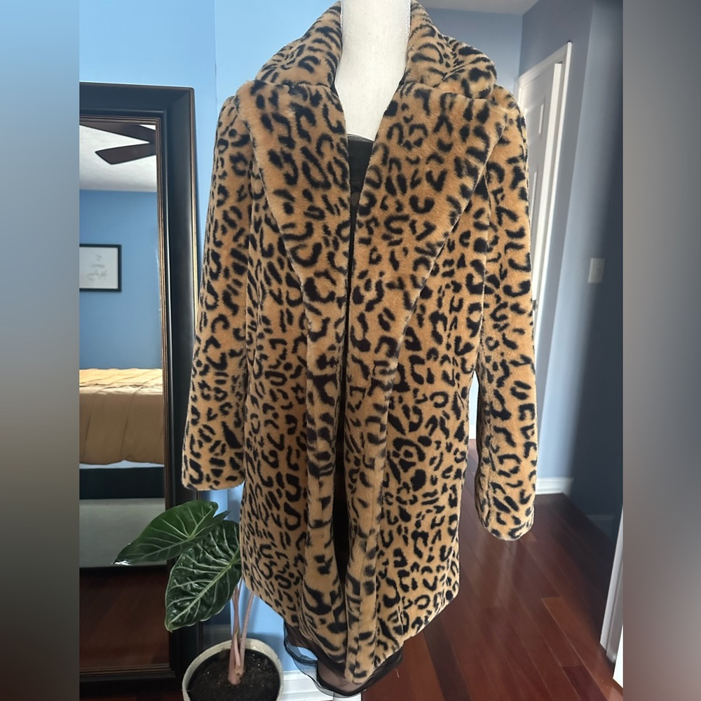 Gianni Bini leopard coat